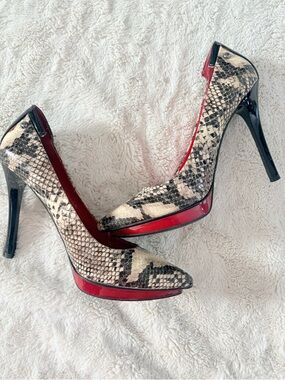 Guess Snakeskin Platform Heels – Size 9M | Statement Stilettos | Y2K Edge